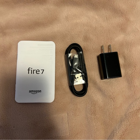 AMAZON FIRE 7 TABLET IN BLACK 16 GB IN ORIGINAL PACKAGING - Picture 2 of 7